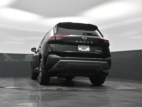 Used 2023 Nissan Rogue SV w/ SV Premium Package AWD/4WD image 32