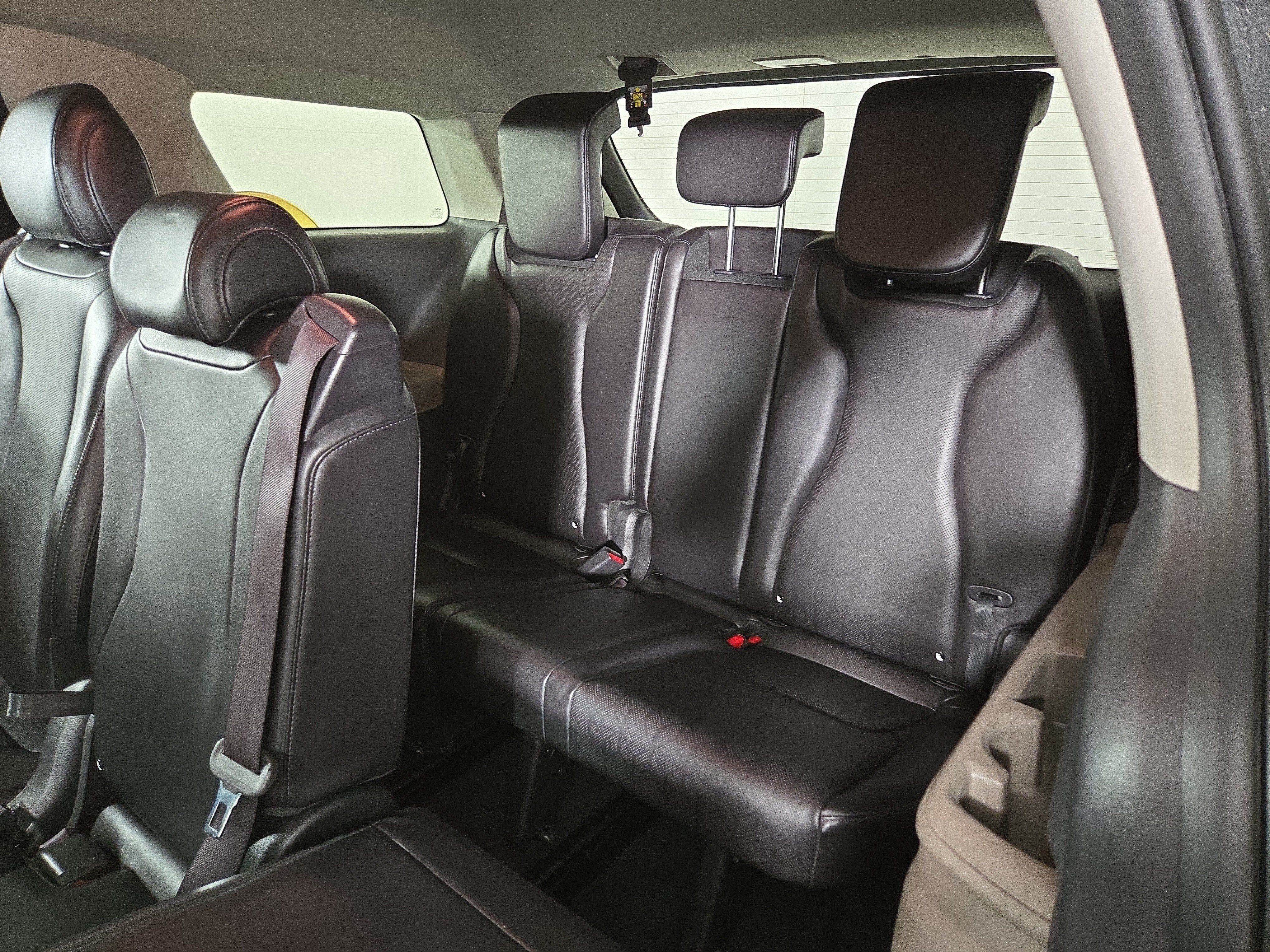 Used 2025 Kia Carnival FWD image 13