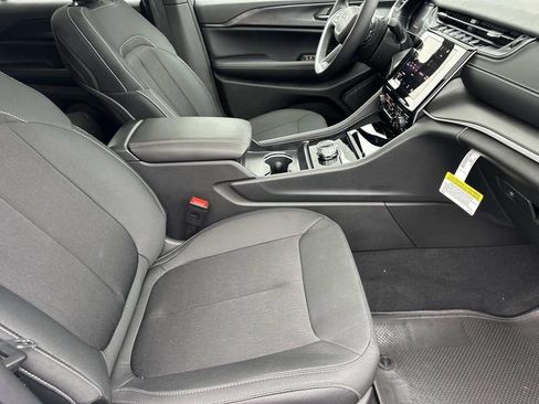 New 2026 Jeep Grand Cherokee Laredo X AWD/4WD image 18