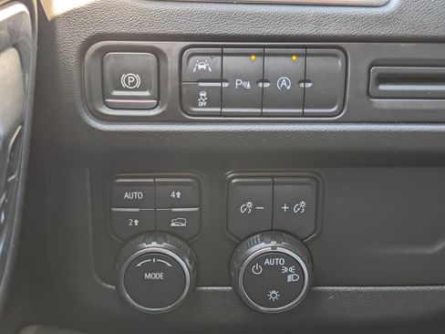 Certified 2024 Chevrolet Suburban LT AWD/4WD image 24