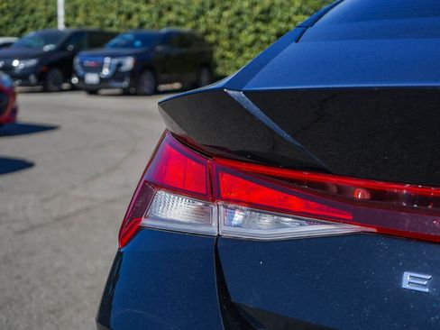 New 2023 Hyundai Elantra SEL w/ Convenience Package image 9