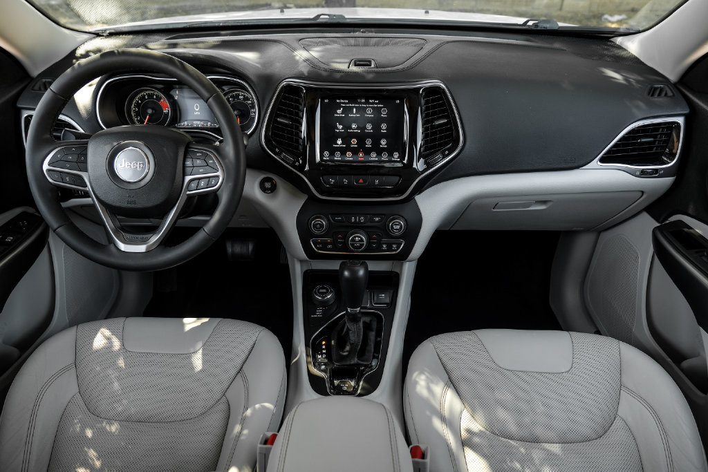 Used 2021 Jeep Cherokee Limited AWD/4WD image 5