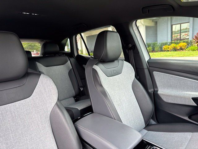 Used 2023 Volkswagen ID.4 Pro RWD image 12