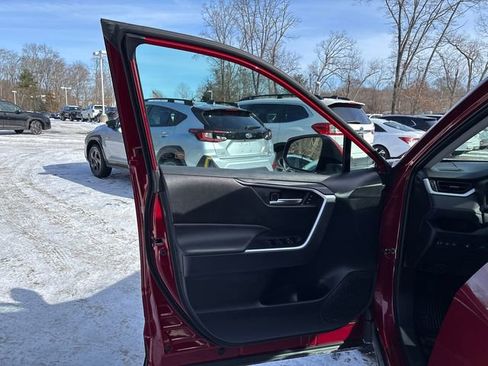 Used 2023 Toyota RAV4 XLE Premium image 15