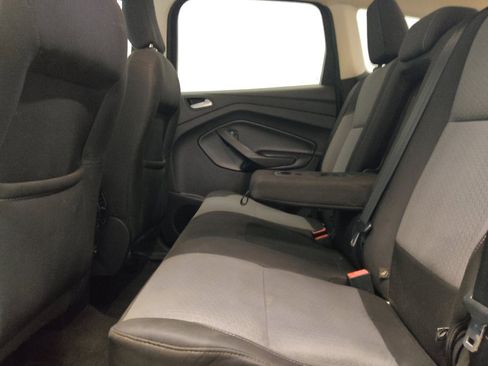Used 2019 Ford Escape SE FWD image 18