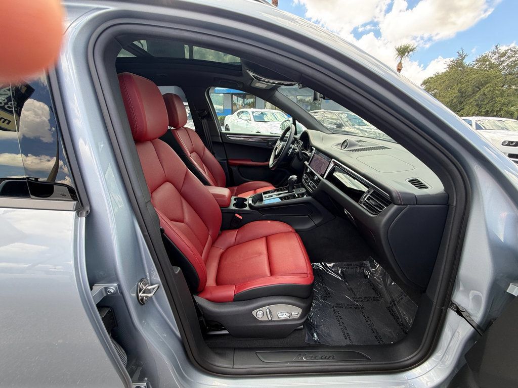 Used 2026 Porsche Macan AWD/4WD image 37