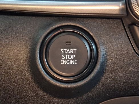 Used 2023 MAZDA MAZDA3 s FWD image 22