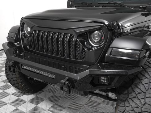 Used 2024 Jeep Gladiator Sport AWD/4WD image 27