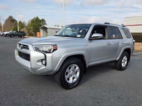 Used 2020 Toyota 4Runner SR5 Premium w/ Moonroof Package image 3