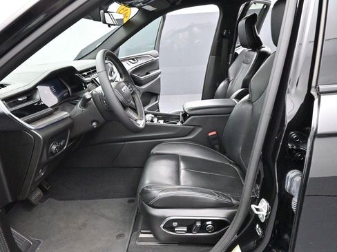 Used 2023 Jeep Grand Cherokee L Overland w/ Luxury Tech Group IV AWD/4WD image 15