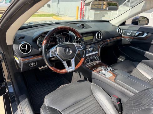 Used 2013 Mercedes-Benz SL 550 image 15