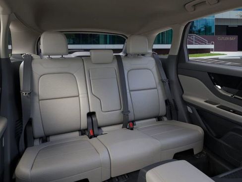 New 2026 Lincoln Corsair Reserve FWD image 11