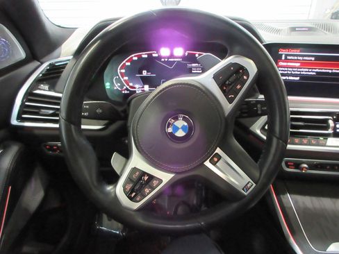 Used 2020 BMW X7 M50i image 33