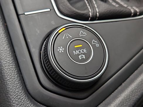 Used 2022 Volkswagen Taos SE image 26