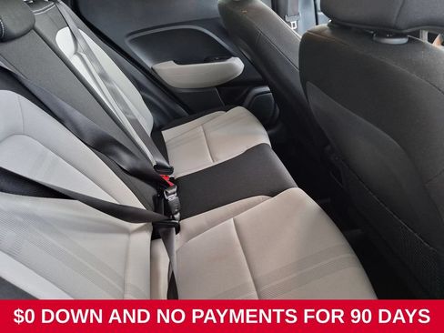 Used 2025 Hyundai Venue SEL FWD image 30