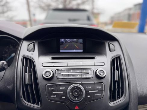 Used 2015 Ford Focus SE FWD image 16