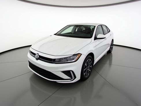 Used 2025 Volkswagen Jetta S image 3