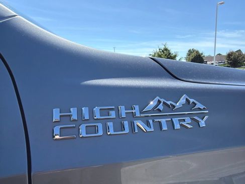 Used 2023 Chevrolet Tahoe High Country w/ Advanced Technology Package AWD/4WD image 18