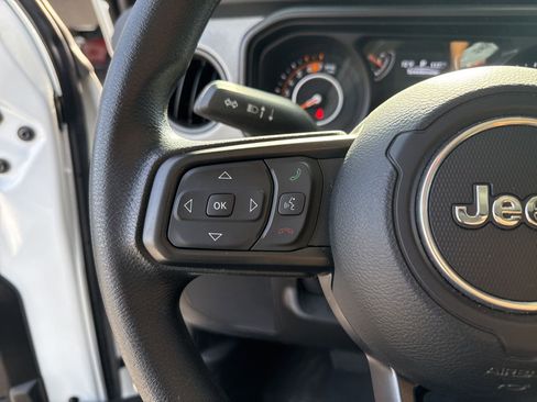 Used 2025 Jeep Wrangler Sport AWD/4WD image 20