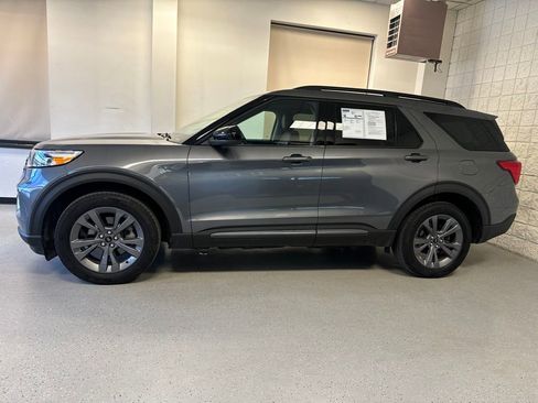 Used 2023 Ford Explorer XLT w/ Equipment Group 202A AWD/4WD image 37