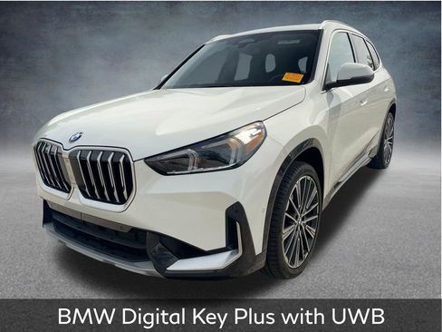 Used 2025 BMW X1 xDrive28i w/ Convenience Package AWD/4WD image 4