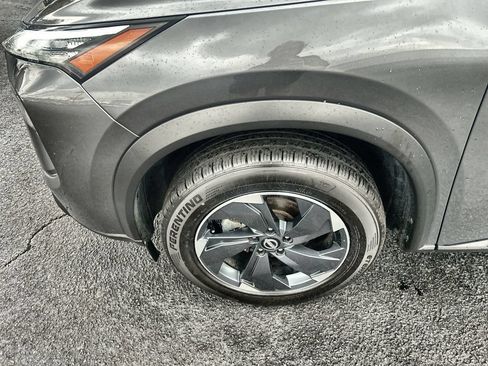 Used 2024 Nissan Rogue SV FWD image 16