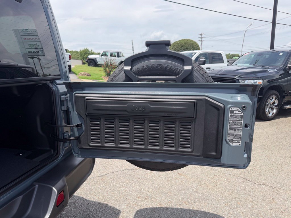 New 2026 Jeep Wrangler Unlimited Sahara AWD/4WD image 6