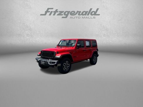 Used 2025 Jeep Wrangler Unlimited Sahara AWD/4WD image 3