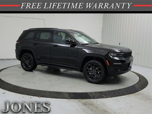 New 2025 Jeep Grand Cherokee Limited w/ Trailer Tow Package image 1