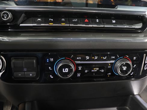Used 2023 Chevrolet Silverado 1500 High Country w/ Technology Package AWD/4WD image 9