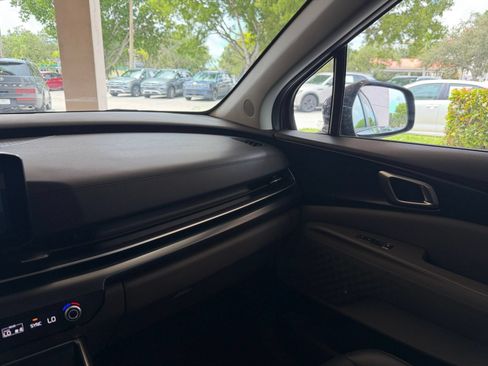 Used 2026 Kia Carnival FWD image 33