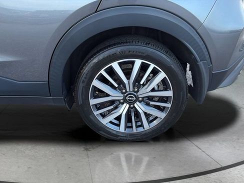 Used 2024 Nissan Kicks SV FWD image 31