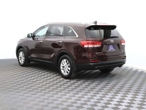 Used 2018 Kia Sorento LX image 7