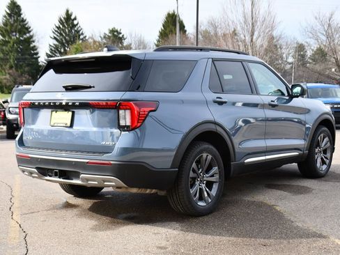 Used 2025 Ford Explorer Active w/ Active Comfort Package image 6