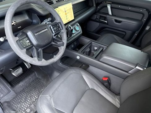 Used 2024 Land Rover Defender 110 V8 AWD/4WD image 9