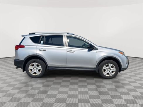 Used 2013 Toyota RAV4 LE AWD/4WD image 28