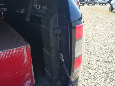 Used 2022 Nissan Frontier SV AWD/4WD image 6