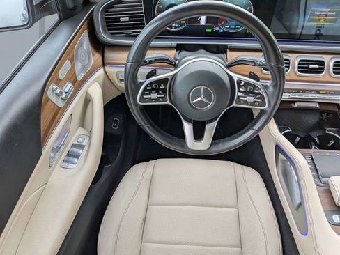 Used 2021 Mercedes-Benz GLS 450 4MATIC image 16
