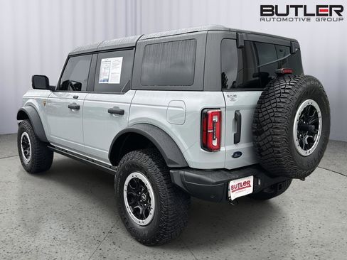 Used 2023 Ford Bronco Badlands image 3