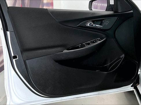 Used 2016 Chevrolet Malibu LT FWD image 25