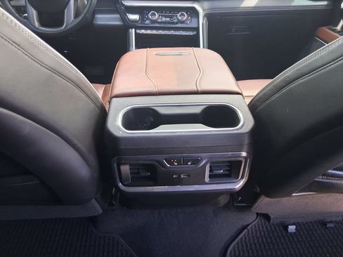 Used 2025 GMC Sierra 2500 Denali Ultimate AWD/4WD image 18