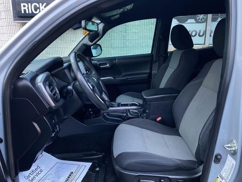Used 2020 Toyota Tacoma SR5 image 10