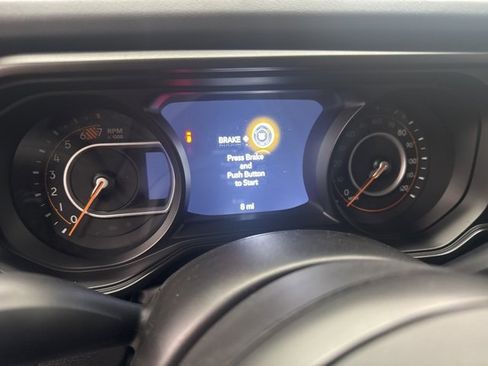 Used 2025 Jeep Wrangler Unlimited Rubicon image 32