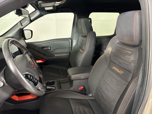 Used 2024 Nissan Frontier Pro-X image 18