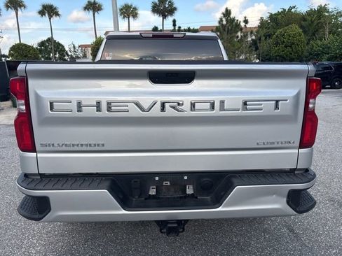 Used 2021 Chevrolet Silverado 1500 Custom image 3