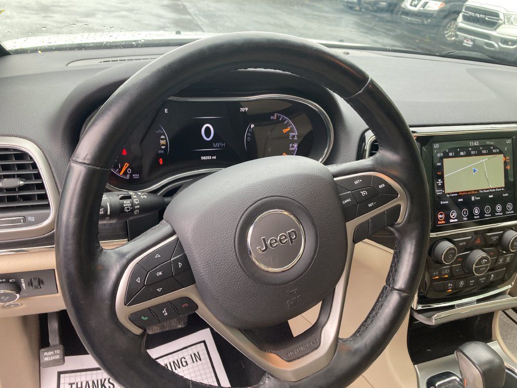 Used 2020 Jeep Grand Cherokee Limited AWD/4WD image 18