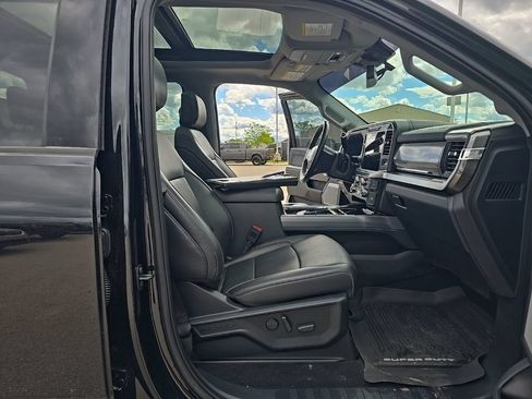 Used 2025 Ford F250 Lariat w/ Black Appearance Package AWD/4WD image 13