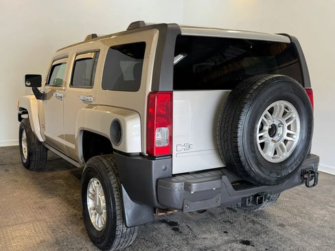 Used 2008 HUMMER H3 Luxury AWD/4WD image 6
