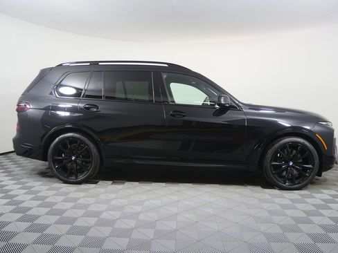 Certified 2025 BMW X7 xDrive40i w/ M Sport Package AWD/4WD image 2