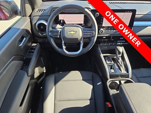 Used 2025 Chevrolet Colorado LT w/ LT Convenience Package image 11